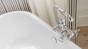 Shiny, smooth bathtub surface showing results of resurfacing and how long does it take to resurface a tub